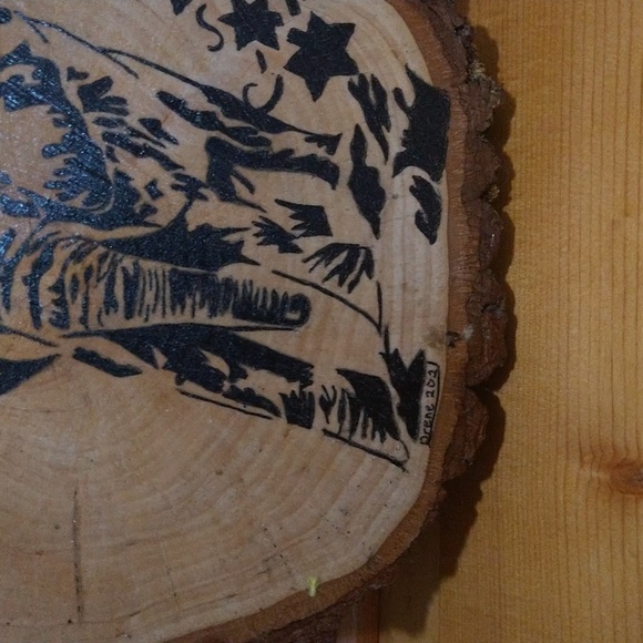 Sliced tree trunk painted shellac elephant picture - Picture 4 of 9